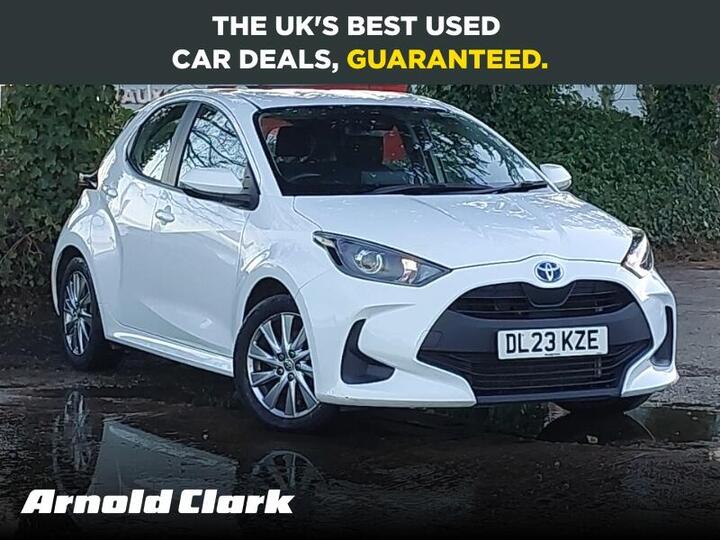 Toyota Yaris 1.5 VVT-h Icon E-CVT Euro 6 (s/s) 5dr Toyota Yaris 1.5 VVT-h Icon E-CVT Euro 6 (s/s) 5dr