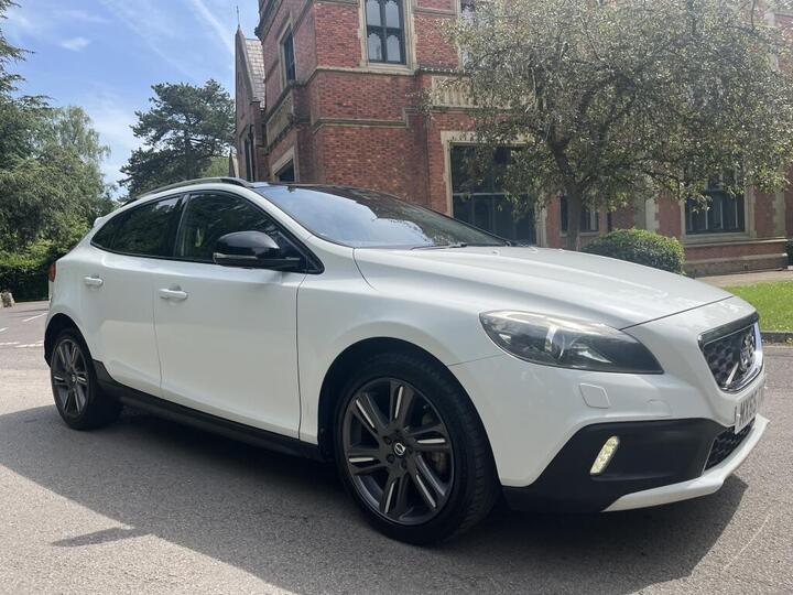 Volvo V40 CROSS COUNTRY 2.0 T5 Lux Nav Auto AWD Euro 6 (s/s) 5dr