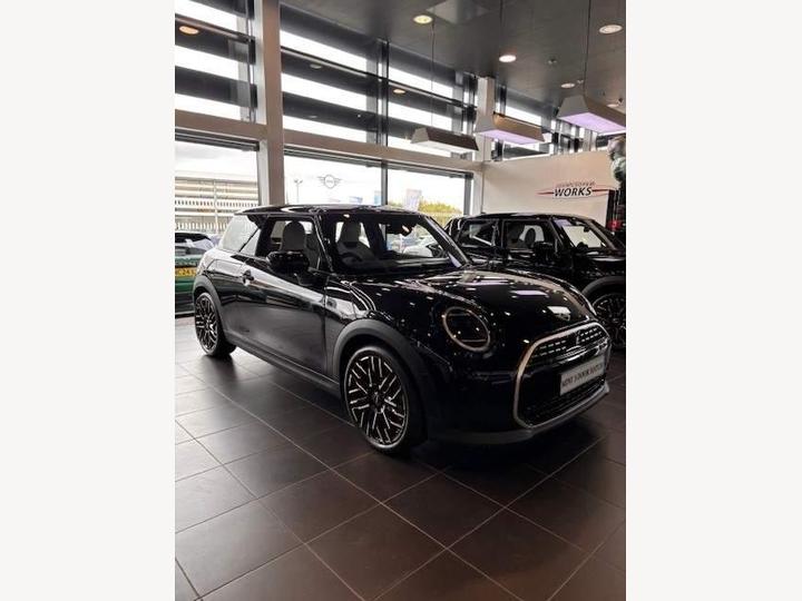 MINI Cooper 1.5C Exclusive Steptronic Euro 6 (s/s) 3dr