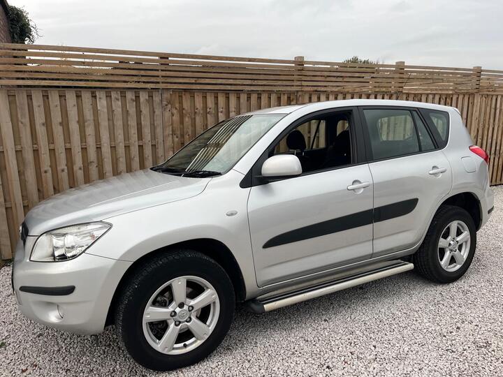 Toyota RAV4 2.0 XT4 4WD 5dr Toyota RAV4 2.0 XT4 4WD 5dr