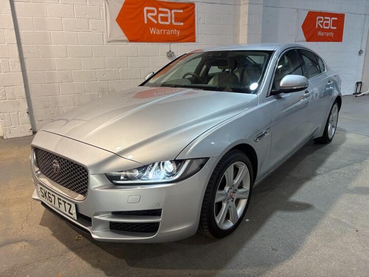 Jaguar XE 2.0i Portfolio Auto Euro 6 (s/s) 4dr