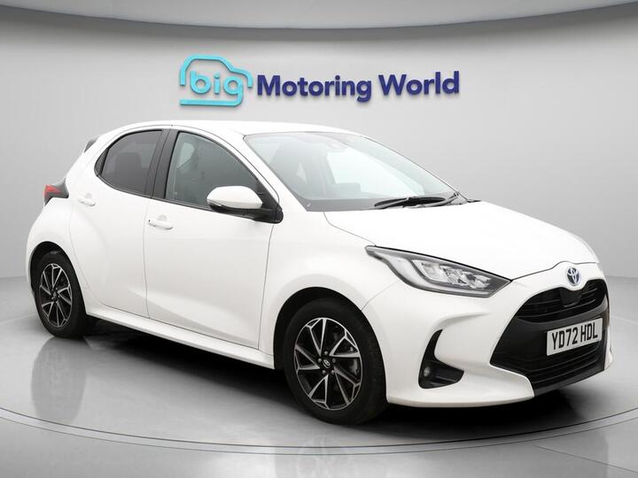 Toyota Yaris 1.5 VVT-h Design E-CVT Euro 6 (s/s) 5dr