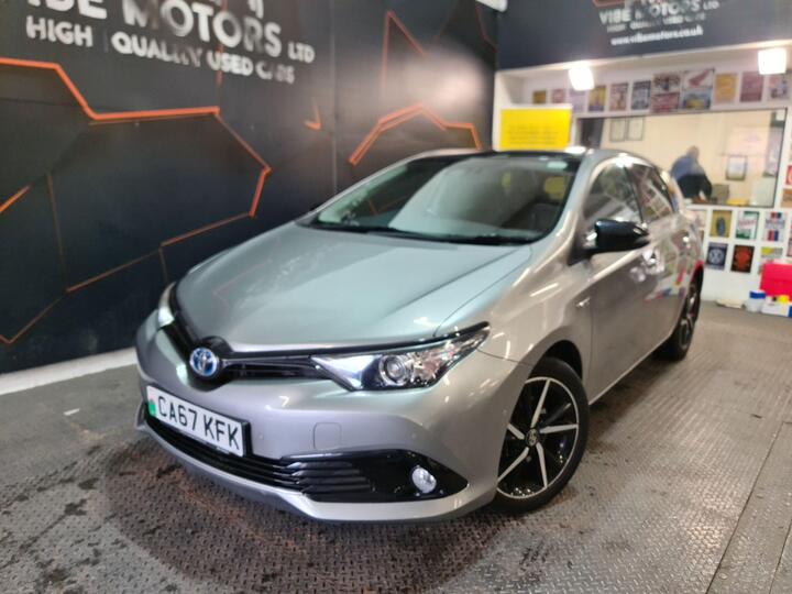 Toyota Auris 1.8 VVT-h Design CVT Euro 6 (s/s) 5dr