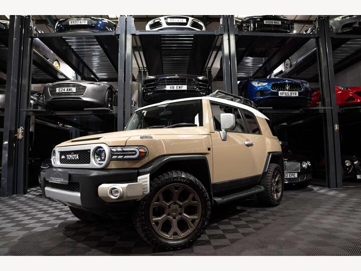 Toyota FJ Cruiser 4.0 V6 Petrol Auto 5dr Toyota FJ Cruiser 4.0 V6 Petrol Auto 5dr