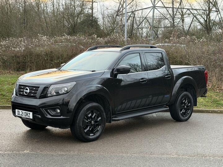 Nissan NAVARA 2.3 DCi N-Guard Auto 4WD Euro 6 4dr