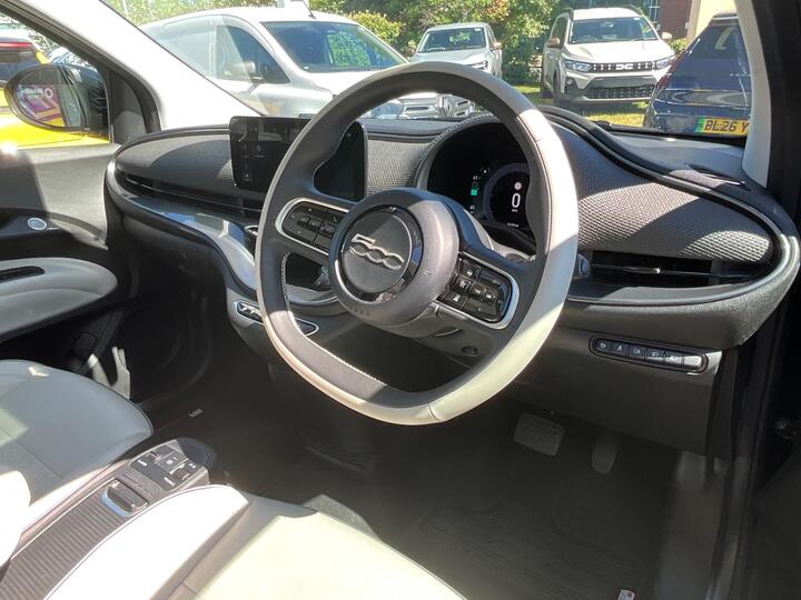 Fiat 500e 42kWh La Prima Auto 3dr