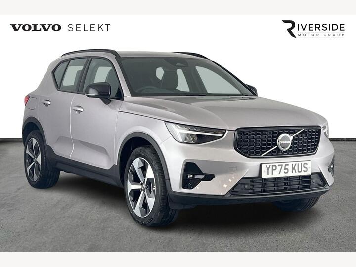 Volvo XC40 2.0 B3 MHEV Plus Dark DCT Auto Euro 6 (s/s) 5dr