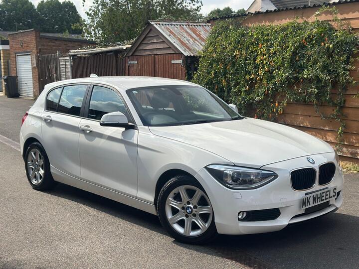 BMW 1 Series 1.6 116i SE Hatchback 5dr Petrol KV12HFL