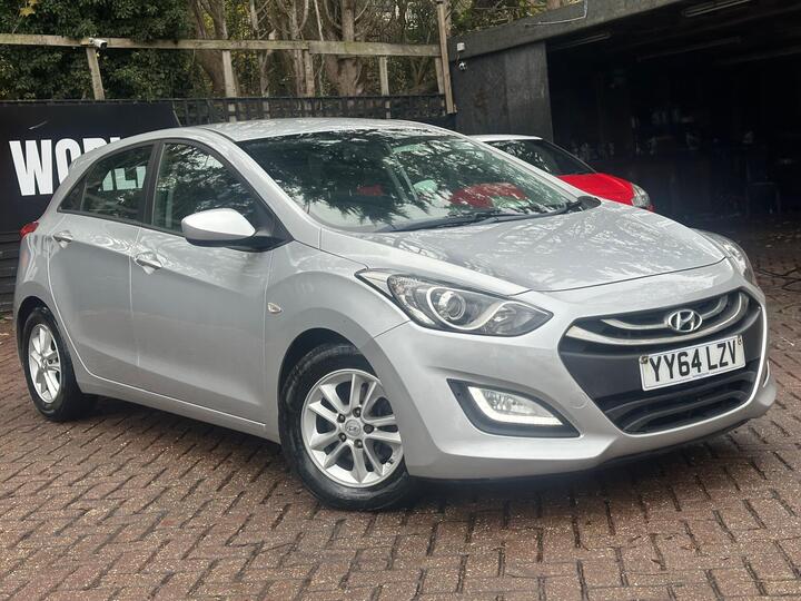 Hyundai I30 1.6 CRDi Blue Drive Active Euro 5 (s/s) 5dr Hyundai I30 1.6 CRDi Blue Drive Active Euro 5 (s/s) 5dr