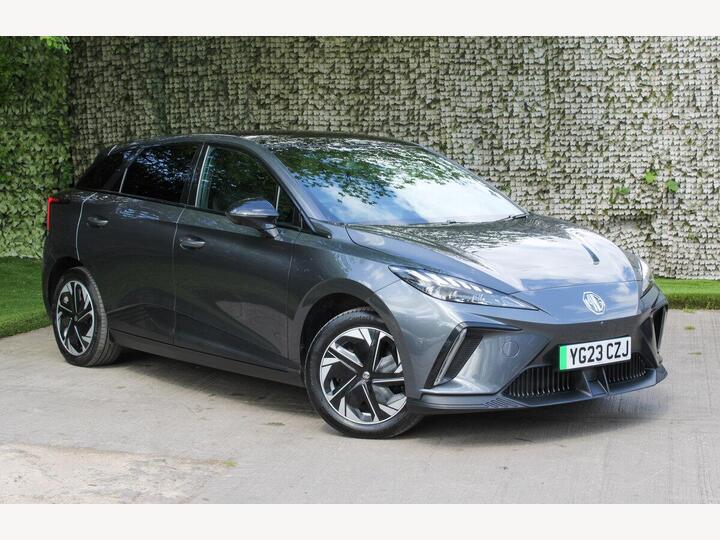 MG MG4 64kWh Trophy Long Range Auto 5dr