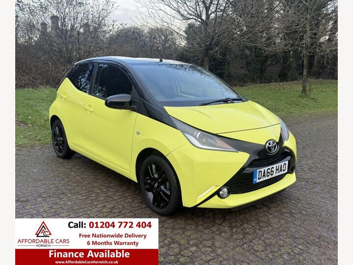 Toyota AYGO 1.0 VVT-i X-cite 3 Yellow Bi-Tone Euro 6 5dr