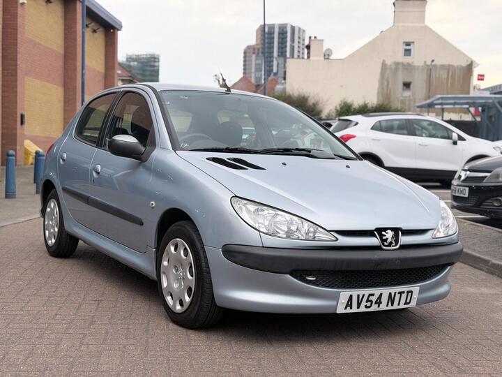 Peugeot 206 1.4 8v S 5dr (a/c) Peugeot 206 1.4 8v S 5dr (a/c)