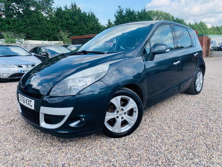Renault Scenic 1.6 DCi Dynamique TomTom Euro 5 (s/s) 5dr Renault Scenic 1.6 DCi Dynamique TomTom Euro 5 (s/s) 5dr