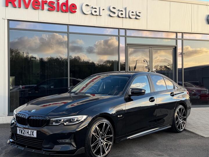 BMW 3 Series 2.0 330e 12kWh SE Pro Auto Euro 6 (s/s) 4dr