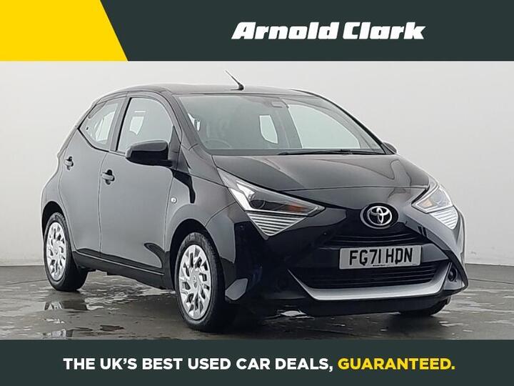 Toyota AYGO 1.0 VVT-i X-play Euro 6 (s/s) 5dr Toyota AYGO 1.0 VVT-i X-play Euro 6 (s/s) 5dr