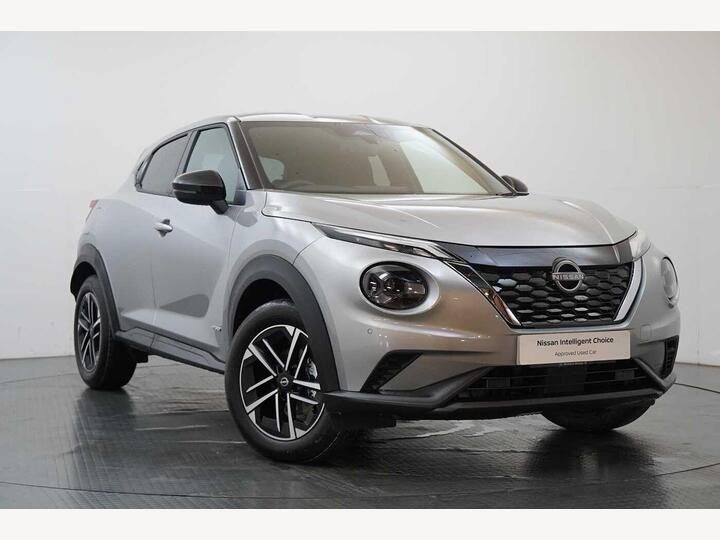 Nissan Juke 1.6 N-Connecta Auto Euro 6 5dr Nissan Juke 1.6 N-Connecta Auto Euro 6 5dr