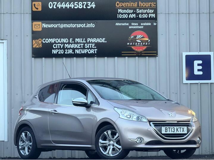 Peugeot 208 1.2 VTi Allure Euro 5 3dr