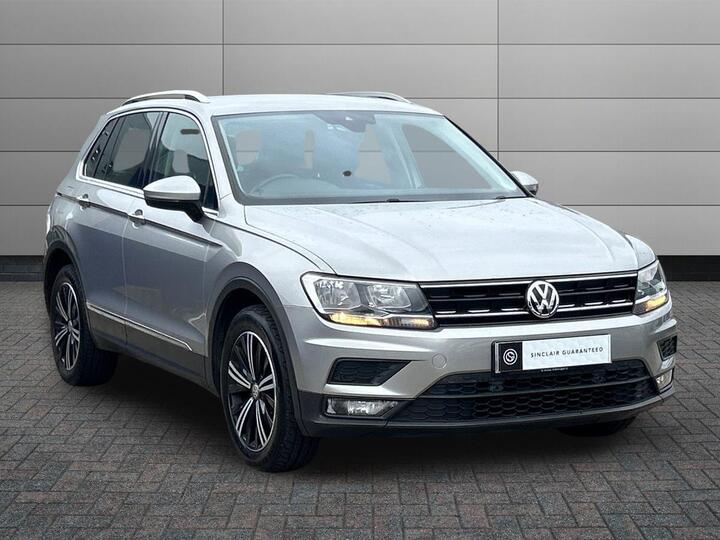 Volkswagen Tiguan 2.0 TDI SE Navigation Euro 6 (s/s) 5dr Volkswagen Tiguan 2.0 TDI SE Navigation Euro 6 (s/s) 5dr