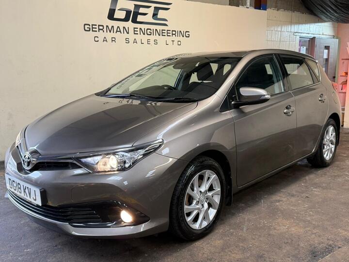 Toyota Auris 1.2 VVT-i Icon Tech Euro 6 (s/s) 5dr Toyota Auris 1.2 VVT-i Icon Tech Euro 6 (s/s) 5dr