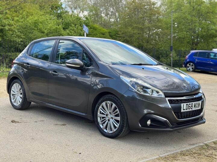 Peugeot 208 1.2 PureTech Signature Euro 6 (s/s) 5dr