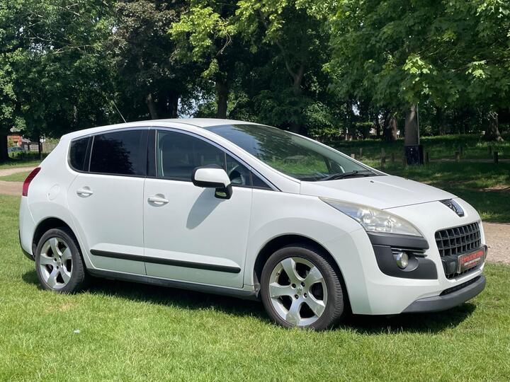 Peugeot 3008 1.6 HDi Active Euro 5 5dr Peugeot 3008 1.6 HDi Active Euro 5 5dr