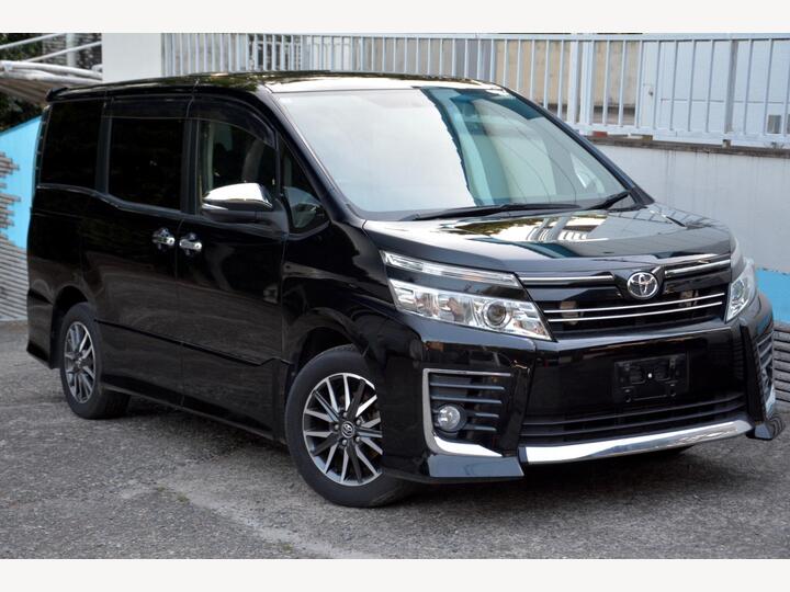 Toyota Voxy 2.0 ZS Kiramaki - Seven Seater