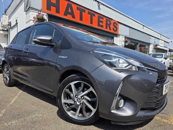 Toyota YARIS 1.5 VVT-h Y20 Bi-tone E-CVT Euro 6 (s/s) 5dr