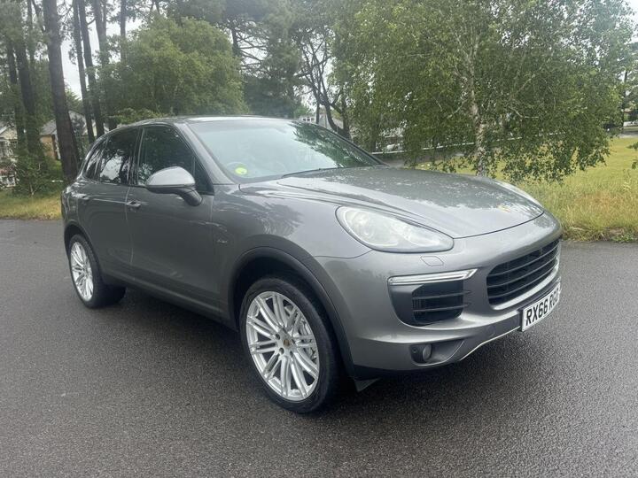 Porsche CAYENNE 4.2 TD V8 S TiptronicS 4WD Euro 6 (s/s) 5dr Porsche CAYENNE 4.2 TD V8 S TiptronicS 4WD Euro 6 (s/s) 5dr