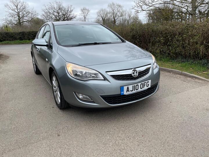 Vauxhall Astra 1.6 16v Exclusiv Euro 5 5dr