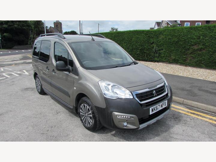 Peugeot Partner Tepee 1.6 BlueHDi Outdoor ETG Euro 6 (s/s) 5dr Peugeot Partner Tepee 1.6 BlueHDi Outdoor ETG Euro 6 (s/s) 5dr