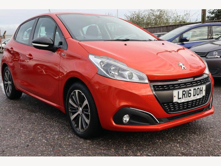 Peugeot 208 1.2 PureTech XS White Euro 6 5dr