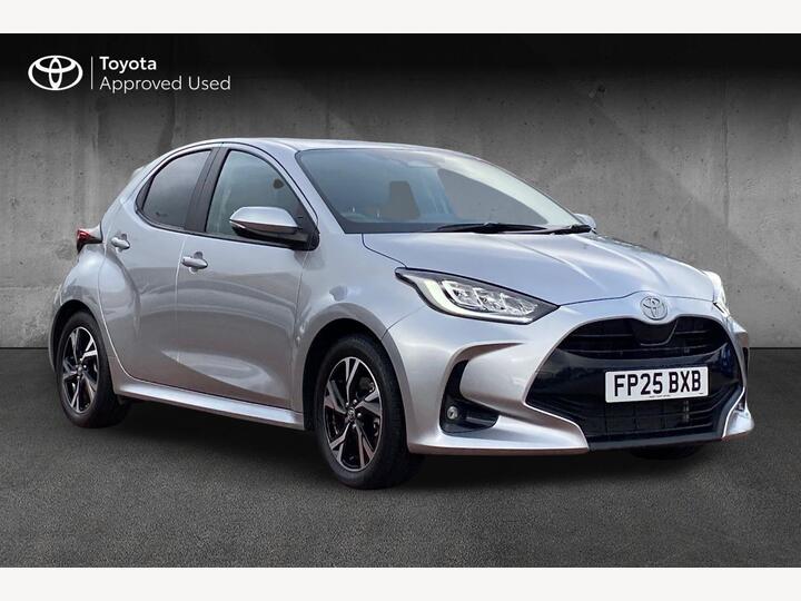 Toyota Yaris 1.5 VVT-h Design E-CVT Euro 6 (s/s) 5dr