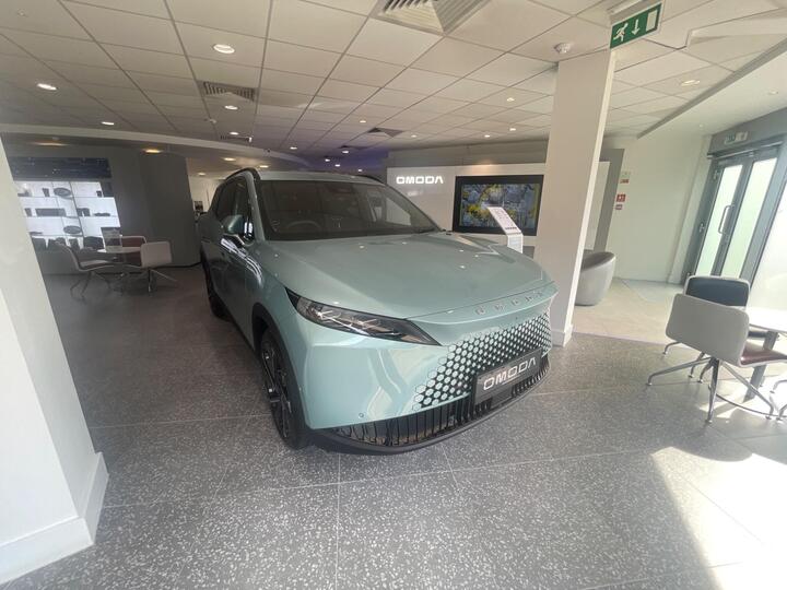 OMODA 7 1.5T SHS 18.4kWh Noble DHT1 Euro 6 (s/s) 5dr