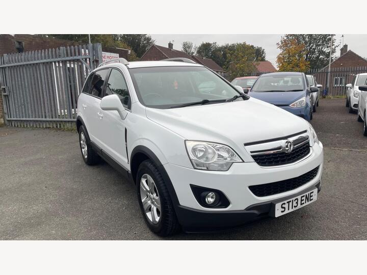 Vauxhall Antara 2.2 CDTi Exclusiv 2WD Euro 5 (s/s) 5dr Vauxhall Antara 2.2 CDTi Exclusiv 2WD Euro 5 (s/s) 5dr