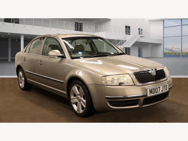 Skoda Superb 2.0 TDI Pure Drive Elegance 4dr