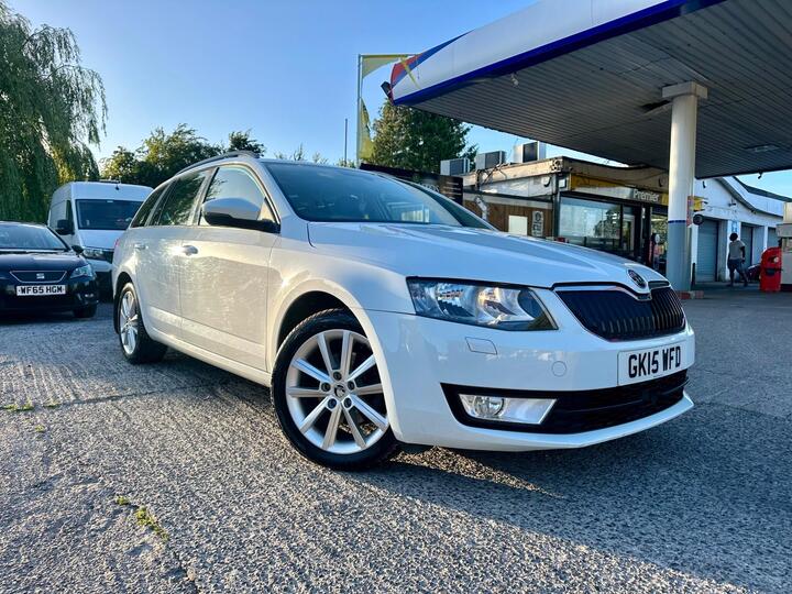 Skoda Octavia 2.0 TDI Elegance Euro 5 (s/s) 5dr Skoda Octavia 2.0 TDI Elegance Euro 5 (s/s) 5dr
