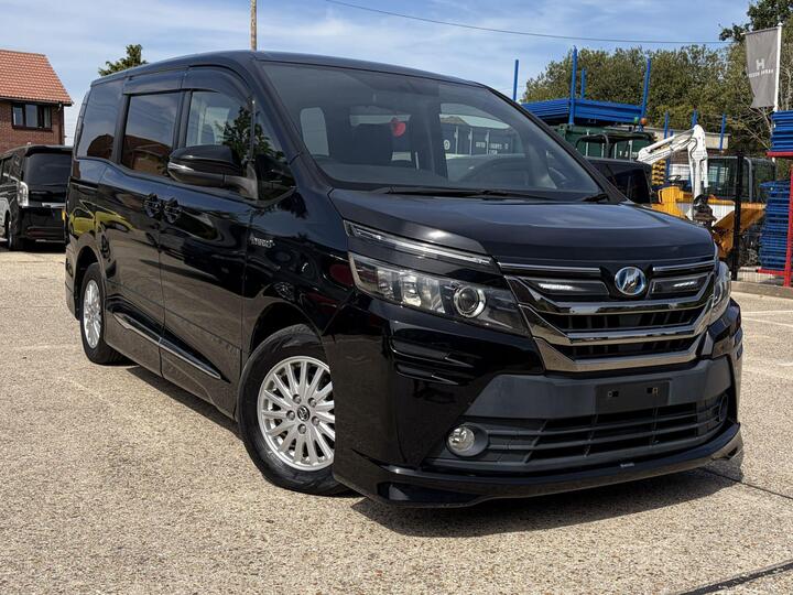 Toyota Voxy 1.8 Hybrid 7 Seat Both Power Doors ULEZ