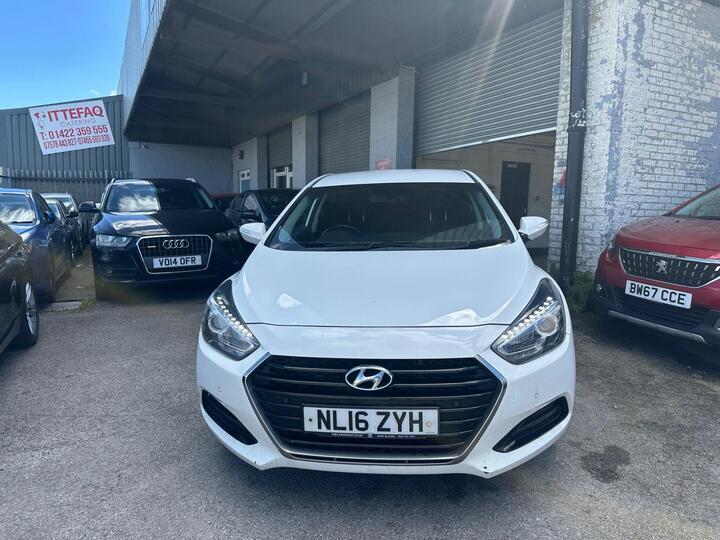 Hyundai I40 1.7 CRDi Blue Drive SE Nav Euro 6 (s/s) 4dr Hyundai I40 1.7 CRDi Blue Drive SE Nav Euro 6 (s/s) 4dr