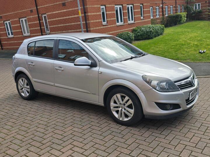 Vauxhall Astra 1.4i 16v SXi 5dr