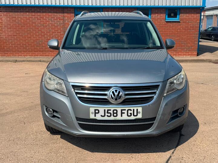 Volkswagen Tiguan 2.0 TDI Sport Auto 4WD Euro 4 5dr