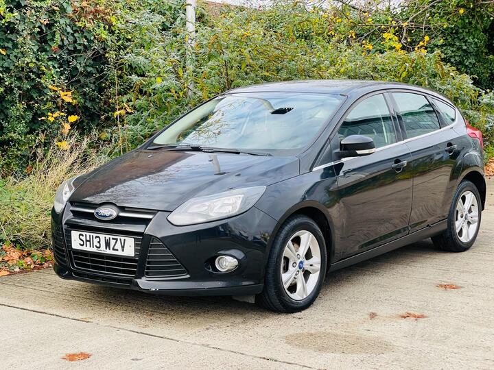 Ford Focus 1.0T EcoBoost Zetec Euro 5 (s/s) 5dr