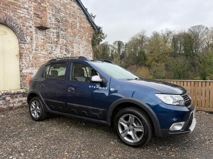 Dacia Sandero Stepway 0.9 TCe Essential Euro 6 (s/s) 5dr