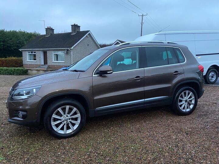 Volkswagen Tiguan 2.0 TDI BlueMotion Tech SE 4WD Euro 5 (s/s) 5dr