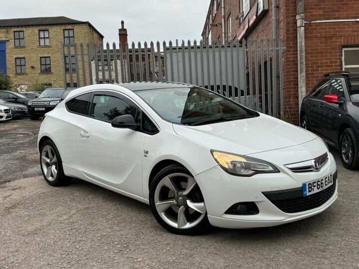 Vauxhall Astra GTC 1.6 CDTi EcoFLEX SRi Euro 6 (s/s) 3dr Vauxhall Astra GTC 1.6 CDTi EcoFLEX SRi Euro 6 (s/s) 3dr
