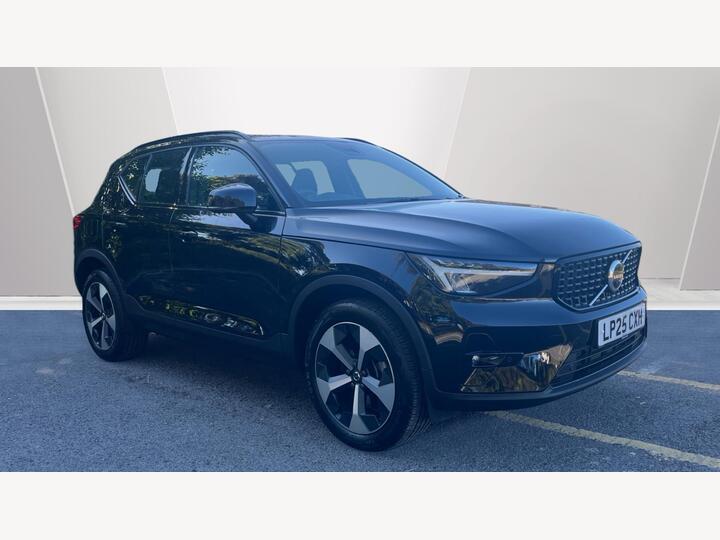 Volvo XC40 2.0 B4 MHEV Plus Dark DCT Auto Euro 6 (s/s) 5dr
