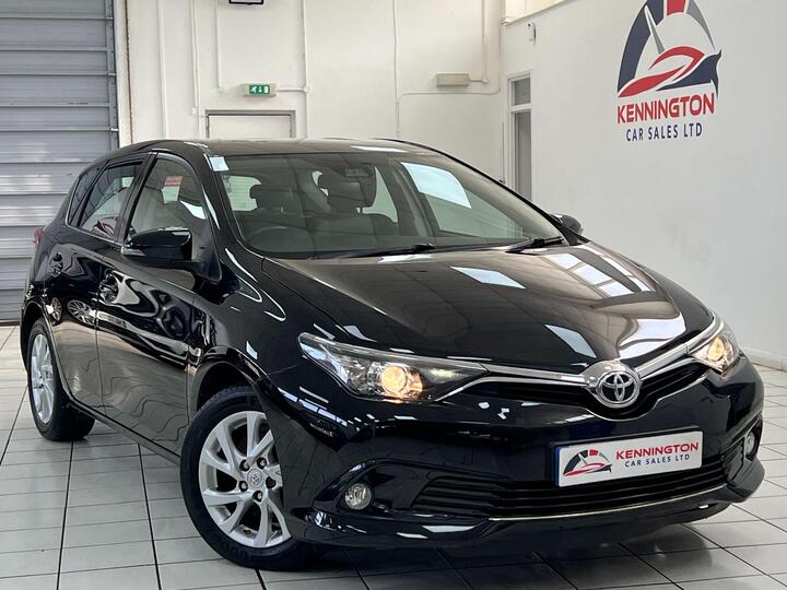 Toyota Auris 1.2 VVT-i Icon Euro 6 (s/s) 5dr (Safety Sense)