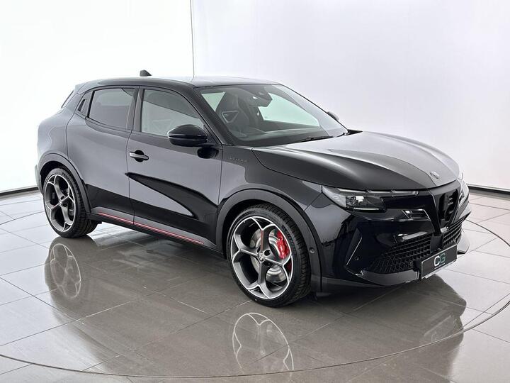 Alfa Romeo Junior 54kWh Elettrica Veloce Auto 5dr