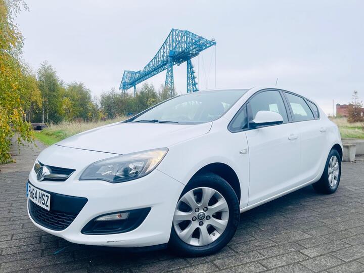 Vauxhall Astra 1.6 CDTi EcoFLEX Design Euro 6 (s/s) 5dr Vauxhall Astra 1.6 CDTi EcoFLEX Design Euro 6 (s/s) 5dr