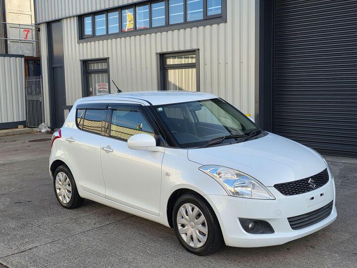 Suzuki Swift 1.2SZ2 Hatchback 5dr Petrol Auto Euro 5 Suzuki Swift 1.2SZ2 Hatchback 5dr Petrol Auto Euro 5