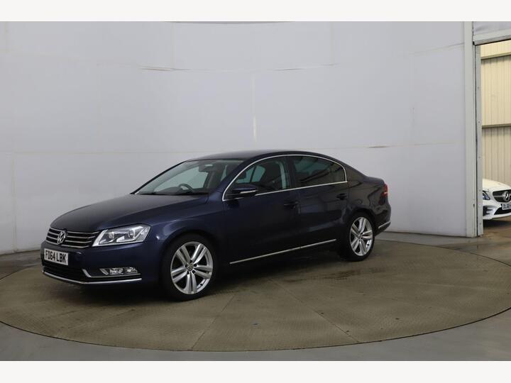 Volkswagen Passat 2.0 TDI BlueMotion Tech Executive Style DSG Euro 5 (s/s) 4dr Volkswagen Passat 2.0 TDI BlueMotion Tech Executive Style DSG Euro 5 (s/s) 4dr